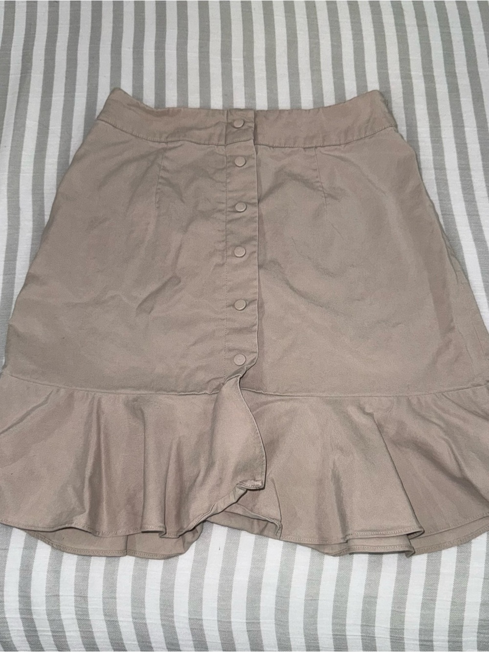 Gianni Bini Taupe Button-Front Ruffle Hem Skirt
